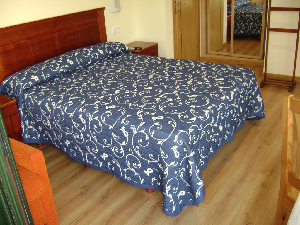 Hostal Santa Baia Ribadumia Стая снимка