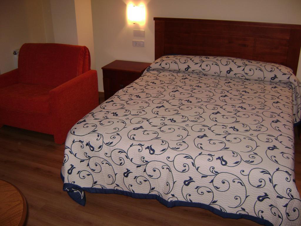 Hostal Santa Baia Ribadumia Стая снимка