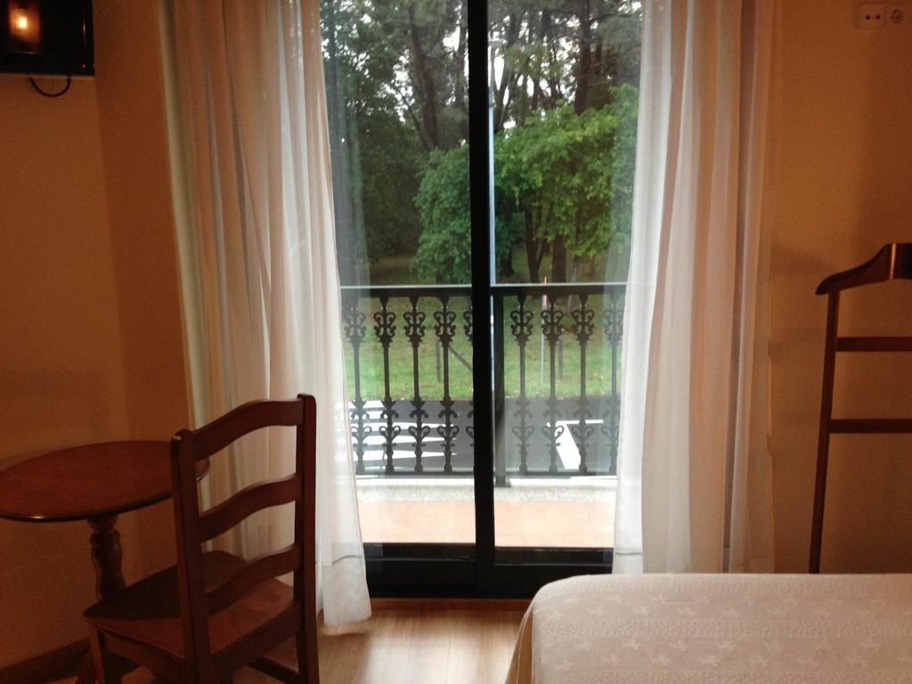 Hostal Santa Baia Ribadumia Стая снимка